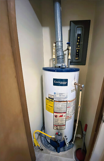 https://applecrosshotwater.com.au/uploads/2025/06/gas-hot-water-system-40702.jpg