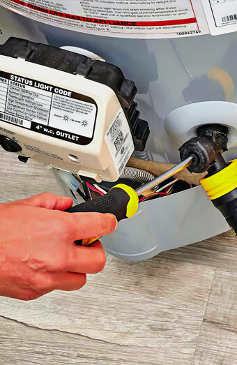 https://applecrosshotwater.com.au/uploads/2025/06/hot-water-installs-91973.jpg
