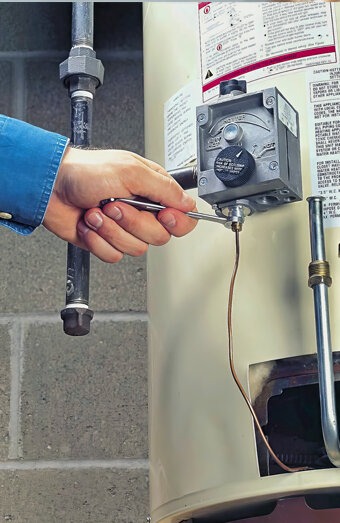 https://applecrosshotwater.com.au/uploads/2025/06/hot-water-servicing-64446.jpg