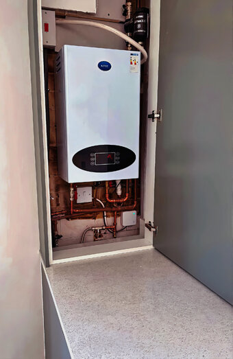 https://applecrosshotwater.com.au/uploads/2025/06/instant-hot-water-systems-44293.jpg