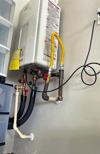 https://applecrosshotwater.com.au/uploads/2025/06/instant-hot-water-systems-65049.jpg