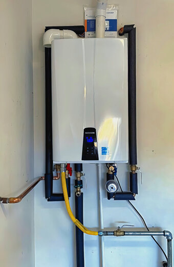 https://applecrosshotwater.com.au/uploads/2025/06/thermostatic-water-systems-94011.jpg